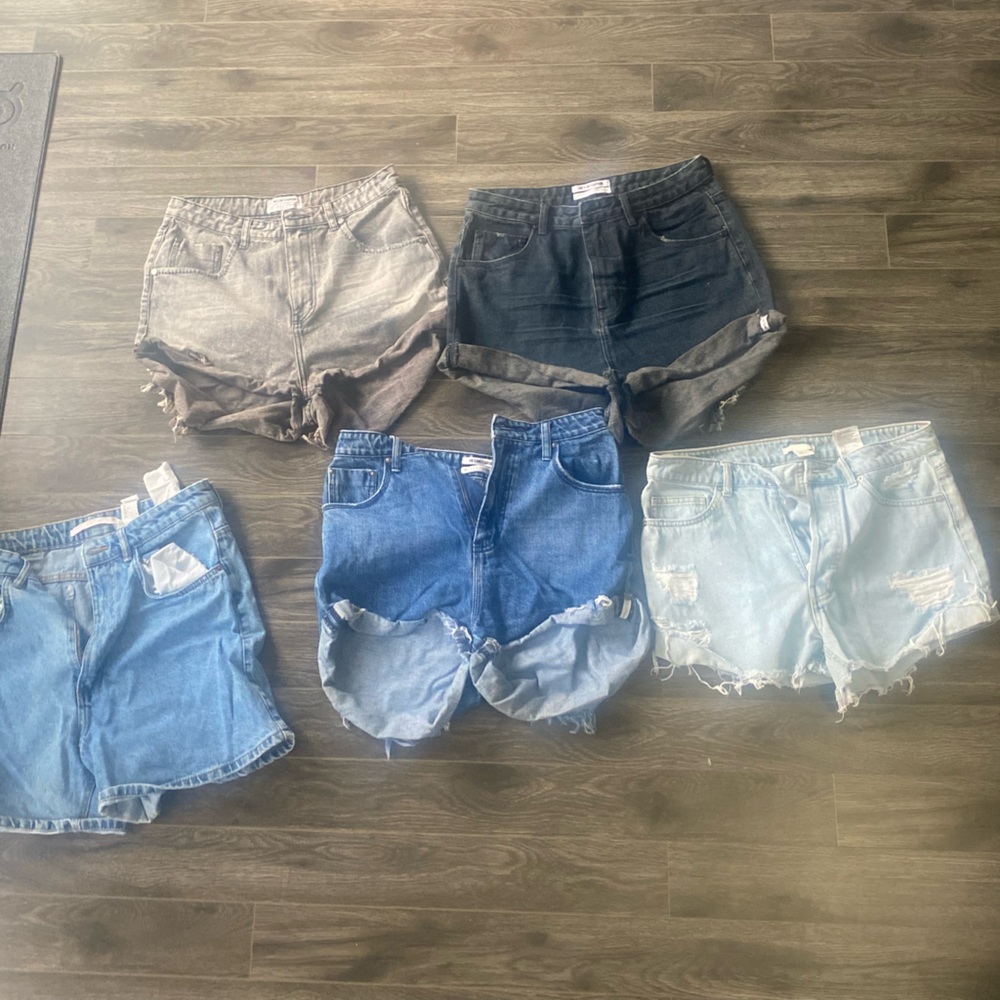 LOT of shorts mostly one tea spoon!